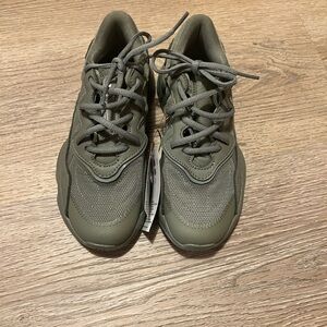 Adidas Kids Ozweego Size 2.5